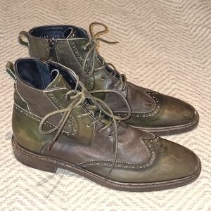 JOHN VARVATOS Olive Green Leather Wing Tip Lace-up Side Zipper Boots Mens SZ 8.5